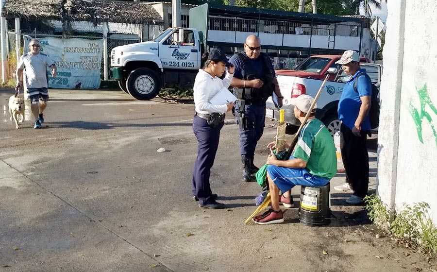 Noticias de Puerto Vallarta | NotiespacioPV | Motociclista arrolla y abandonada a un transeúnte