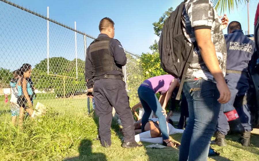 Menores de edad son halladas tiradas en la Bobadilla, estaban ebrias Noticias de Puerto Vallarta | NotiespacioPV | Menores de edad son halladas tiradas en la Bobadilla, estaban ebrias