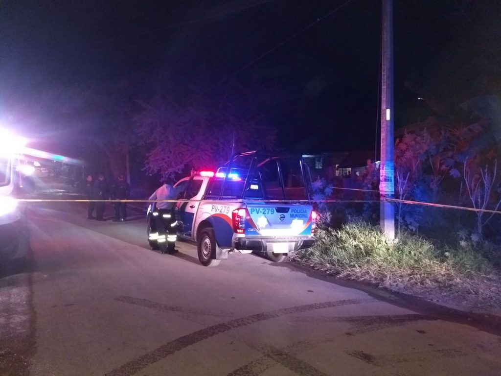 Noticias de Puerto Vallarta | NotiespacioPV | Encuentran al 'Memo' con najavazo en el abdomen, pereció sobre el arroyo