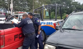 Noticias de Puerto Vallarta | NotiespacioPV | Le 'ponchan' una llanta para robarle 64 mil pesos a una mujer