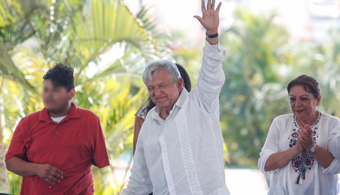 Noticias de Puerto Vallarta | NotiespacioPV | Andrés Manuel promete 600 millones de pesos para Puerto Vallarta