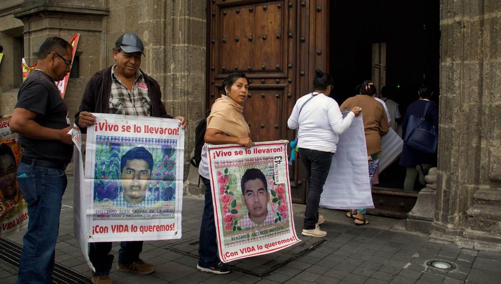 AMLO se reúne con padres de los 43 normalistas de Ayotzinapa Noticias de Puerto Vallarta | NotiespacioPV | AMLO se reúne con padres de los 43 normalistas de Ayotzinapa