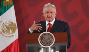 Noticias de Puerto Vallarta | NotiespacioPV | AMLO garantiza a padres de niños con cáncer el abasto de medicamentos