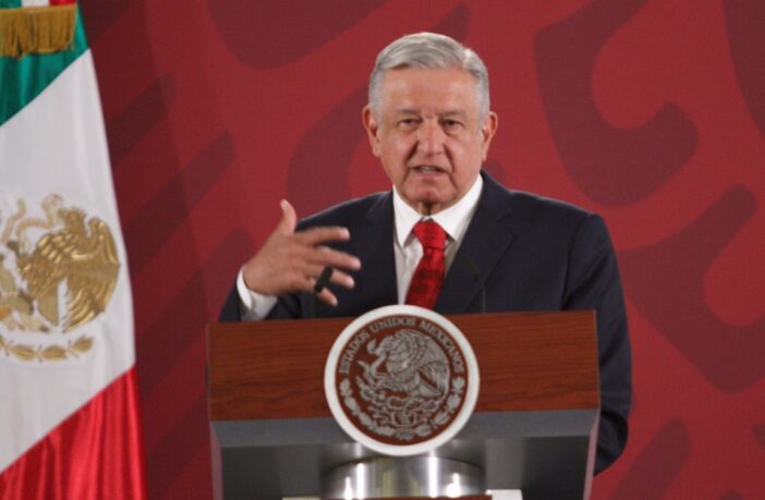 Notiespacio PV | AMLO garantiza a padres de niños con cáncer el abasto de medicamentos