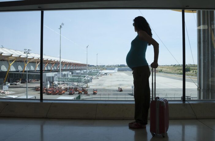Notiespacio PV | Trump restringe las visas a mujeres embarazadas que "planeen dar a luz" en EE.UU.