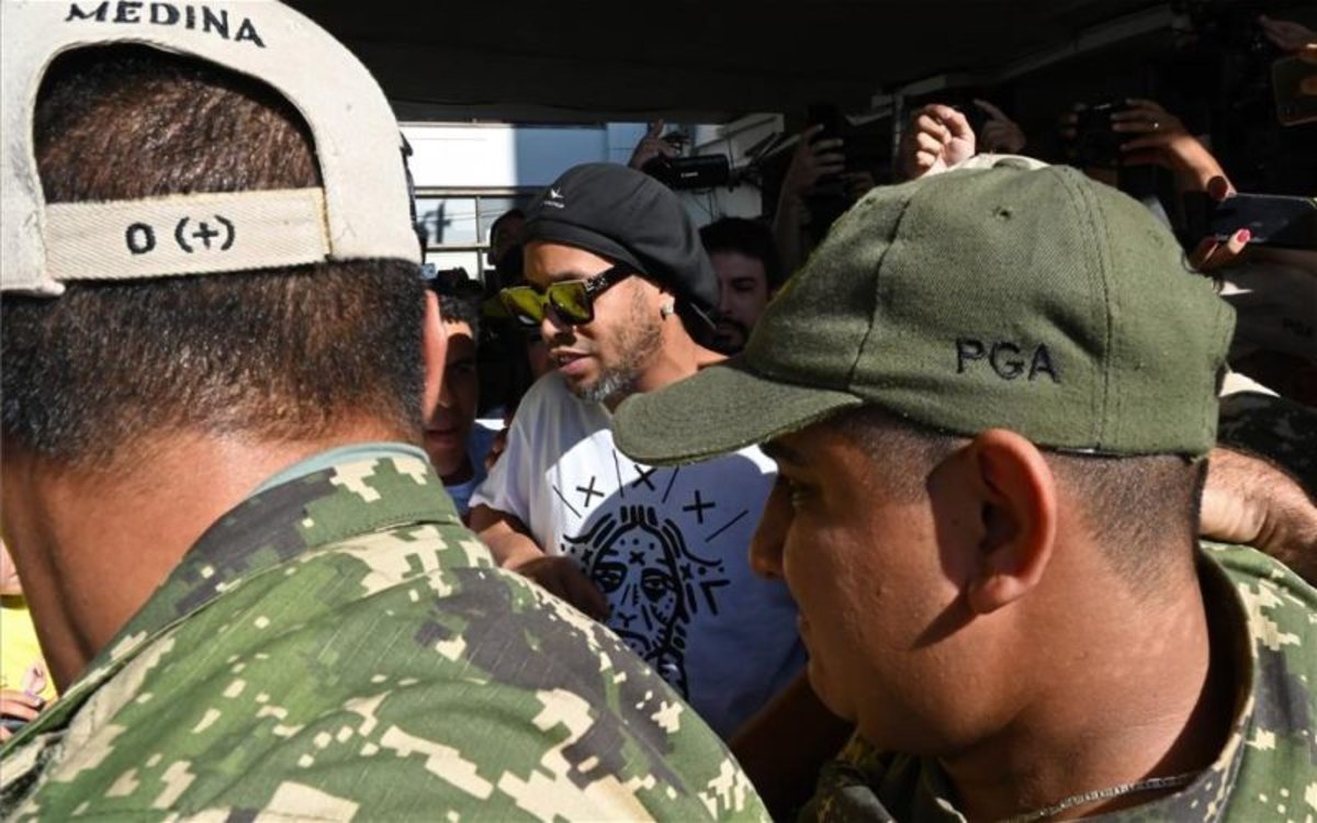 Noticias de Puerto Vallarta | NotiespacioPV | Ordenan arresto de Ronaldinho en Paraguay