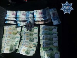 Cae mujer con casi 9 mil pesos en billetes falsos, impresora y papel