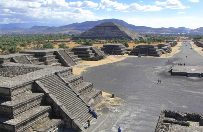 Noticias de Puerto Vallarta | NotiespacioPV | En inicio de primavera, INAH impedirá subir a las pirámides de Teotihuacán