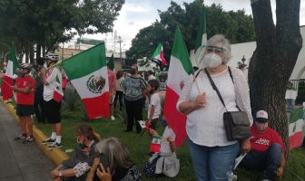 Noticias de Puerto Vallarta | NotiespacioPV | Frente Nacional Anti AMLO se manifiesta en Casa Jalisco
