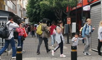Noticias de Puerto Vallarta | NotiespacioPV | Aumentan contagios de Covid 19, pero en el centro de Guadalajara no bajan los paseantes