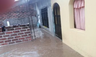 Noticias de Puerto Vallarta | NotiespacioPV | Auxilia Protección Civil a población afectada por inundaciones en La Manzanilla