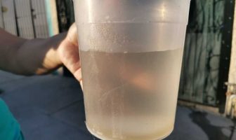 Noticias de Puerto Vallarta | NotiespacioPV | Vecinos logran comprobar restos de heces fecales en agua de Guadalajara