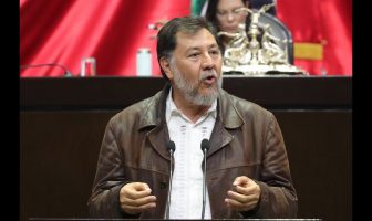 Noticias de Puerto Vallarta | NotiespacioPV | Recibe Fernández Noroña jitomatazos en Hidalgo