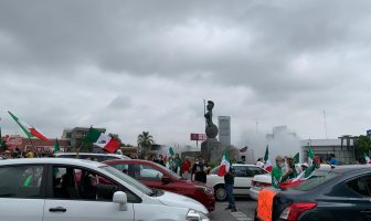 Noticias de Puerto Vallarta | NotiespacioPV | Se manifiestan en la Minerva de Guadalajara integrantes del Frente Anti AMLO