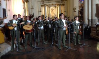 Noticias de Puerto Vallarta | NotiespacioPV | Engalanan con Mariachi la Misa en la Catedral de Guadalajara