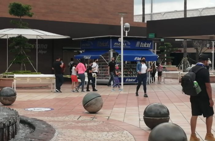 Noticias de Puerto Vallarta | NotiespacioPV | Primer fin de semana de apertura de plazas comerciales sin saturaciones
