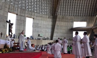 Noticias de Puerto Vallarta | NotiespacioPV | En Santuario de los Mártires se ordenaron 33 nuevos sacerdotes