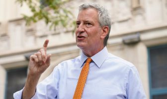 Noticias de Puerto Vallarta | NotiespacioPV | Por Covid 19 podrían volver a confinar barrios de Brooklyn y Queens en Nueva York