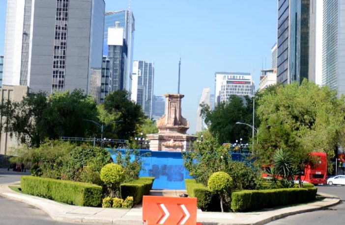 Noticias de Puerto Vallarta | NotiespacioPV | Retiran monumento a Cristóbal Colón en la Ciudad de México por protestas
