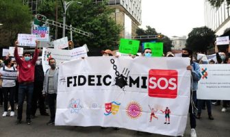 Noticias de Puerto Vallarta | NotiespacioPV | Pese a protestas y bloqueos, mantienen en Senado votación del tema Fideicomisos