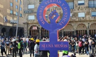 Noticias de Puerto Vallarta | NotiespacioPV | Instalan antimonumenta; exigen justicia para víctimas de feminicidio