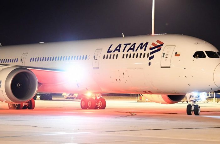 Noticias de Puerto Vallarta | NotiespacioPV | Covid-19 deja una caída del 60% en negocios de aerolíneas