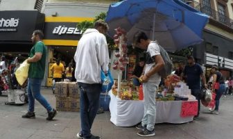 Noticias de Puerto Vallarta | NotiespacioPV | Ofrecen trabajo a ambulantes en Guadalajara y lo rechazan