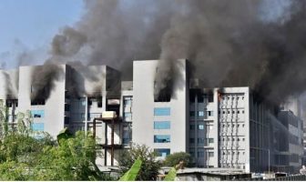 Noticias de Puerto Vallarta | NotiespacioPV | Se incendia mayor fábrica de vacunas anti COVID-19 en el mundo, en India