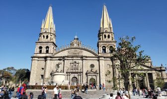Noticias de Puerto Vallarta | NotiespacioPV | Tapatíos aglomeran centro de GDL tras fin de botonazo