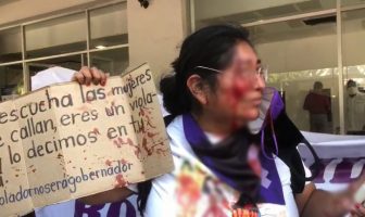 Noticias de Puerto Vallarta | NotiespacioPV | Agreden a mujer en manifestación contra Salgado Macedonio