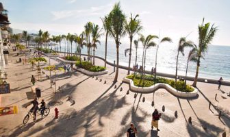 Noticias de Puerto Vallarta | NotiespacioPV | Aumenta demanda por un malecón vehicular, como lucía antes