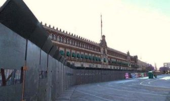 Noticias de Puerto Vallarta | NotiespacioPV | Las Paritaristas se presentan a las afueras de Palacio Nacional