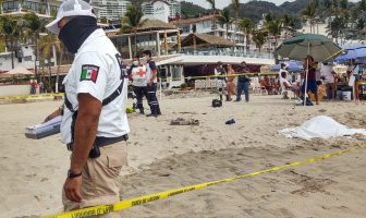 Noticias de Puerto Vallarta | NotiespacioPV | Mesero pierde la vida tras rescatar a una niña en el mar de Vallarta