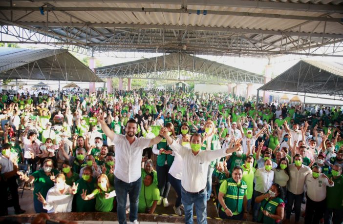 Noticias de Puerto Vallarta | NotiespacioPV | Toma protesta Munguía a sus defensores del voto