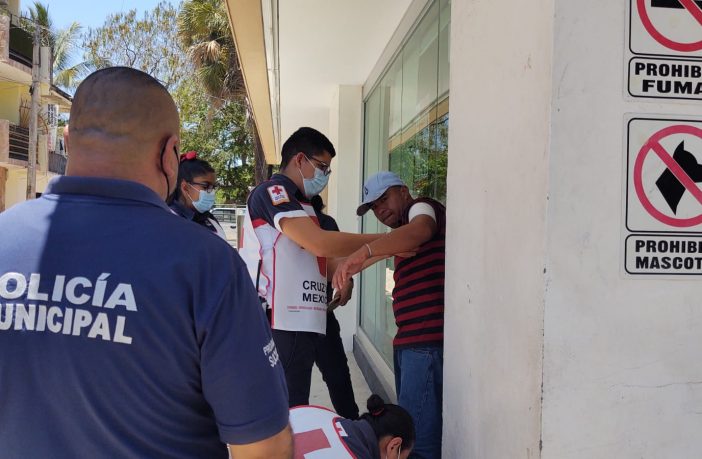 Noticias de Puerto Vallarta | NotiespacioPV | Navajean a un hombre en el Pitillal a plena luz del día