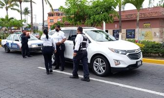 Noticias de Puerto Vallarta | NotiespacioPV | Indigente es atropellado 2 veces en un día y lucha por su vida