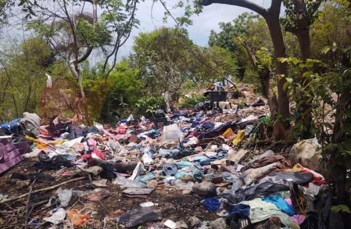 Noticias de Puerto Vallarta | NotiespacioPV | Vecinos de San Esteban forman basurero clandestino en el Río Pitillal