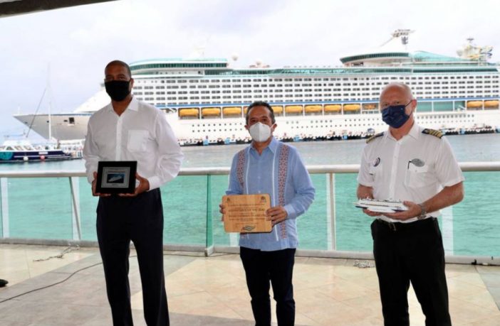 Noticias de Puerto Vallarta | NotiespacioPV | Tras 15 meses sin viajar, regresan a México turistas de crucero