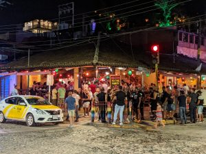 Noticias de Puerto Vallarta | NotiespacioPV | En Vallarta sigue la fiesta sin importar las nuevas medidas sanitarias