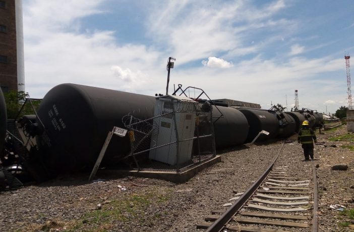 Noticias de Puerto Vallarta | NotiespacioPV | Se descarriló el tren en la colonia moderna en Guadalajara