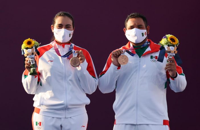 Noticias de Puerto Vallarta | NotiespacioPV | Primer triunfo para México: medalla de bronce en Tiro de Arco Mixto