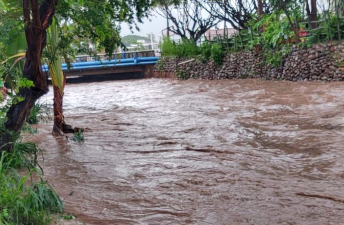 Noticias de Puerto Vallarta | NotiespacioPV | Tormenta en Vallarta paraliza por momentos la ciudad