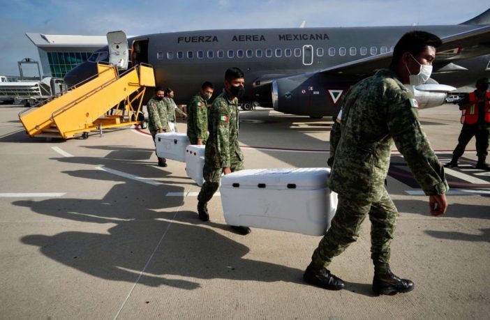 Noticias de Puerto Vallarta | NotiespacioPV | Un millón de vacunas anticovid de Sinovac llegaron a México