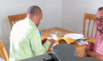 Otro hermano de AMLO es evidenciado recibiendo dinero en efectivo