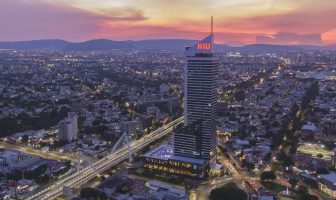 Hoteleros resienten medidas, aunque no les redujeron aforos