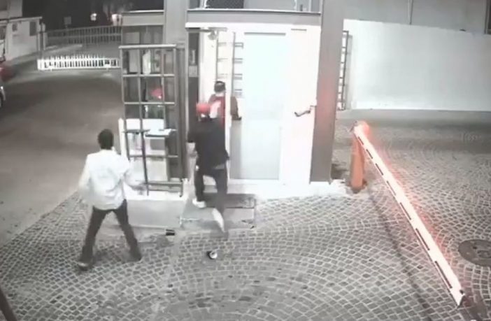 Noticias de Puerto Vallarta | NotiespacioPV | Dos jóvenes golpean a un adulto mayor en Querétaro