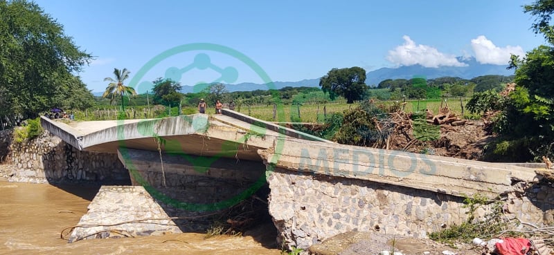 Colapsa puente que conecta con El Cantón Noticias de Puerto Vallarta | NotiespacioPV | Colapsa puente que conecta con El Cantón