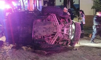 Noticias de Puerto Vallarta | NotiespacioPV | Roban una Razer y terminan volcados en el Libramiento