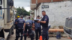 Rescatan a trabajador de Seapal de quedar 'sepultado' vivo
