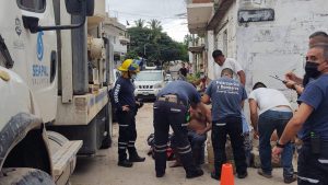 Rescatan a trabajador de Seapal de quedar 'sepultado' vivo
